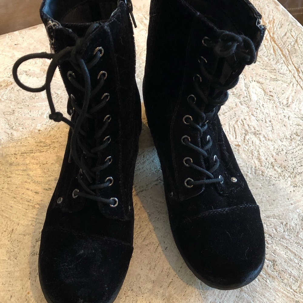 Guess boots